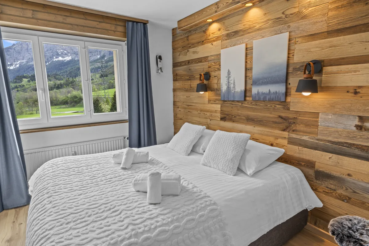 Chambre impeccable avec vue sur les montagnes valaisannes
